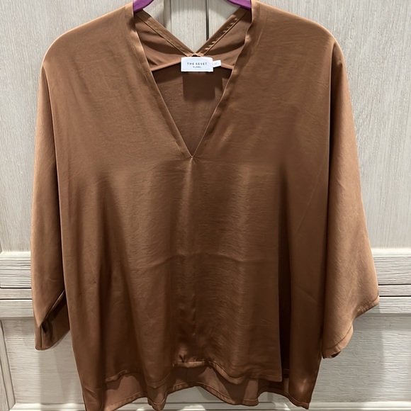 The Reset satin pullover line new - Picture 3 of 6